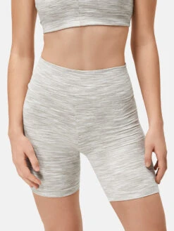 FreeForm 7" Short -Daily Fit Wear Shop 1 hero Flow 722 Shorts Oatmeal 096