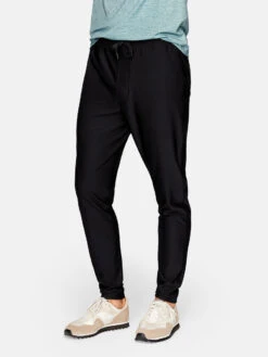 Sunday Sweatpant -Daily Fit Wear Shop 1 hero M700116 TXC BLA Runningman Sweatpants Black 095