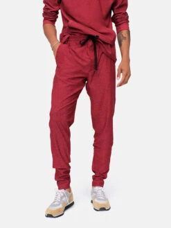 Sunday Sweatpant -Daily Fit Wear Shop 1 hero M700116 TXC DRD Sunday Pants Deep Red 0001 V2