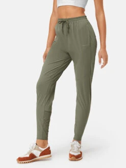 Track Pant 7 Track Pant -Daily Fit Wear Shop 1 hero Track Pant Tea Tree 002