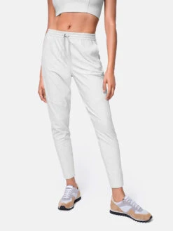 Sunday Sweatpant -Daily Fit Wear Shop 1 hero W700993 TXC DVE Sunday Pants Dove2020 5 28 OV Ecomm9133