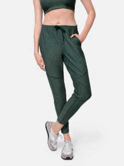 Sunday Sweatpant -Daily Fit Wear Shop 1 hero W700993 TXC HUN Sunday Pants Hunter2020 5 28 OV Ecomm5525