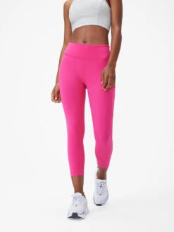 SuperForm™ Crop Legging 7 SuperForm™ Crop Legging -Daily Fit Wear Shop 210625 OP OV W101521 BIT WCP Zoom 1 2 Legging Winecup 076 r8UUtgX