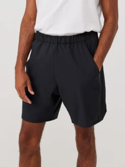 High Stride 7" Short With Pockets