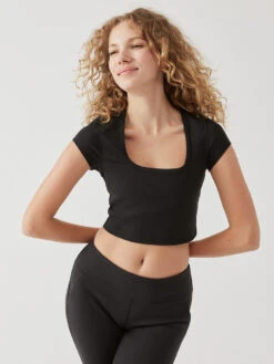 SuperForm™ Rib Shortsleeve 11 SuperForm™ Rib Shortsleeve -Daily Fit Wear Shop W301911 SFR BLK Rib Shortsleeve Black 100 7aSAR9B